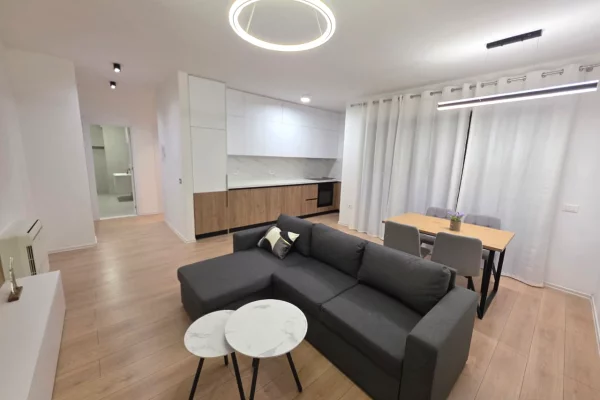 Shtepi me qera 2+1 ne Tirane - 75,000 Leke