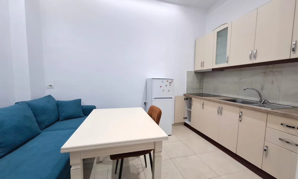 Shtepi me qera Apartament ne Tirane, 1+1, Mobilimi E mobiluar, Pagesa 38,000  Leke.