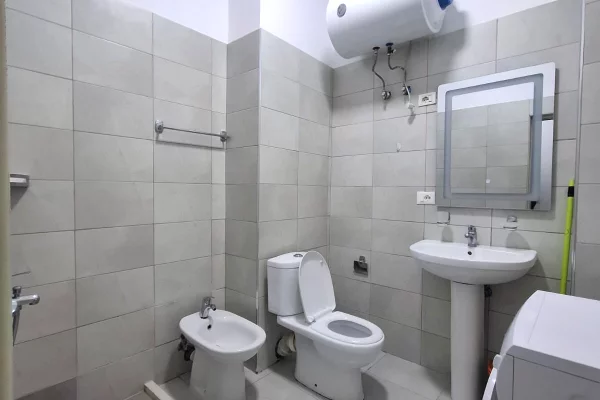 Shtepi me qera Apartament ne Tirane, 1+1, Mobilimi E mobiluar, Pagesa 38,000  Leke.