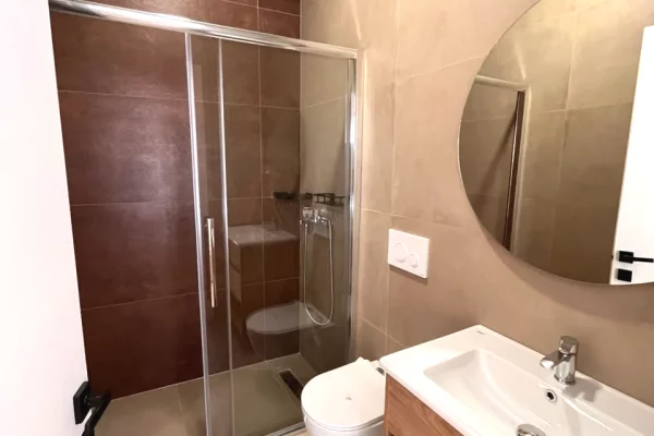 Shtepi me qera Apartament ne Tirane, 2+1, Mobilimi E mobiluar, Pagesa 90,000  Leke.