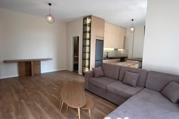 ME QERA:2+1+2wc📍Bulevardi i Ri (Quartum Residence - Perballe SPAK) - 90,000 Leke/Muaj || Pallat V.2026 - Or: JUG🌞 - SP.120m² | E Investuar ne detaje
