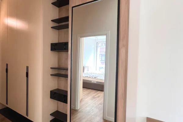 Shtepi me qera Apartament ne Tirane, 2+1, Mobilimi E mobiluar, Pagesa 90,000  Leke.