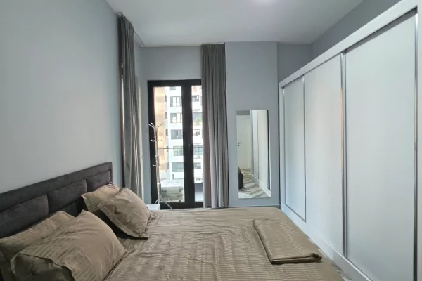 Shtepi me qera Apartament ne Tirane, 3+1, Mobilimi E mobiluar, Pagesa 1,300  Euro.