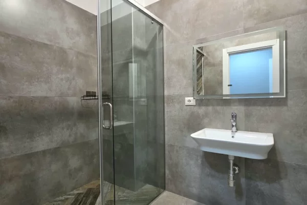 Shtepi me qera Apartament ne Tirane, 3+1, Mobilimi E mobiluar, Pagesa 1,300  Euro.