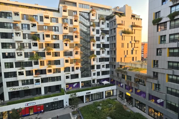 Shtepi me qera Apartament ne Tirane, 3+1, Mobilimi E mobiluar, Pagesa 1,300  Euro.
