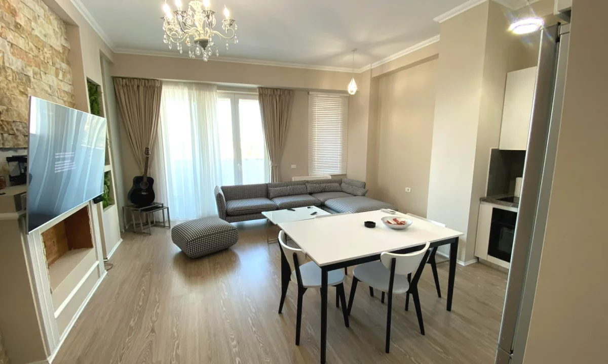 Casa in vendita Appartamento a Tirana, 2+1, Ambiente Arredato, Pagamento 332,000  Euro.