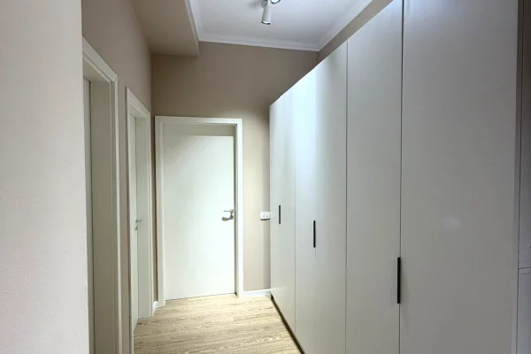 Casa in vendita Appartamento a Tirana, 2+1, Ambiente Arredato, Pagamento 332,000  Euro.