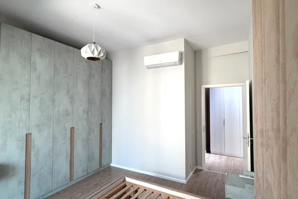Casa in vendita Appartamento a Tirana, 2+1, Ambiente Arredato, Pagamento 332,000  Euro.