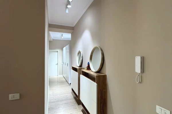 Casa in vendita Appartamento a Tirana, 2+1, Ambiente Arredato, Pagamento 332,000  Euro.