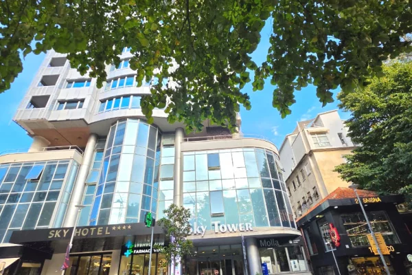 Ambient biznesi me qera 3+1 ne Tirane - 380,000 Leke