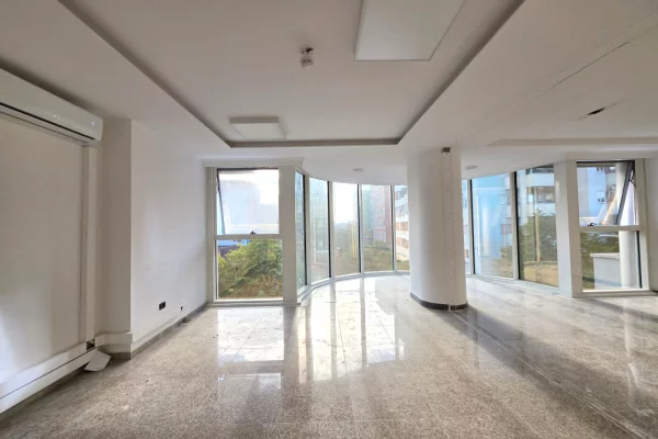 Me Qera: ZYRE PREMIUM NE ZEMER TE BLLOKUT | SKY TOWER (OPEN SPACE) 📍 SKY TOWER – BLLOK || 1600 Euro/Muaj
