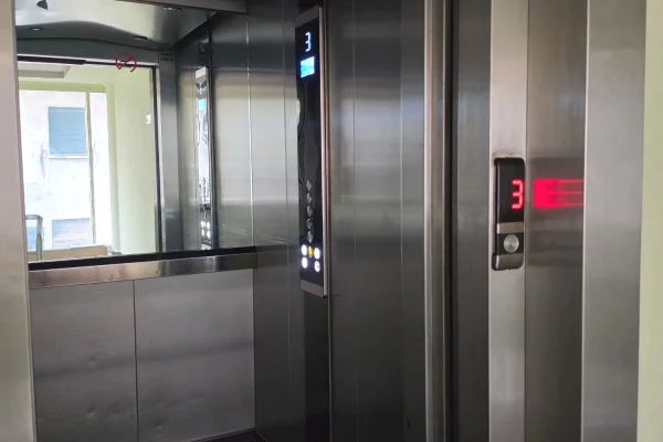 Me Qera: ZYRE PREMIUM NE ZEMER TE BLLOKUT | SKY TOWER (OPEN SPACE) 📍 SKY TOWER – BLLOK || 1600 Euro/Muaj