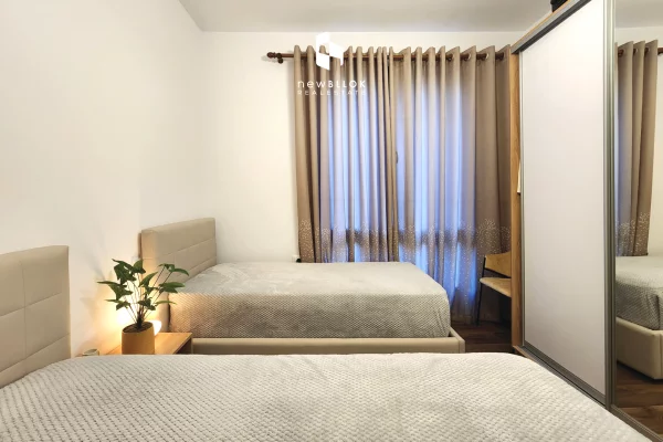 Shtepi me qera Apartament ne Tirane, 2+1, Mobilimi E mobiluar, Pagesa 1,000  Euro.
