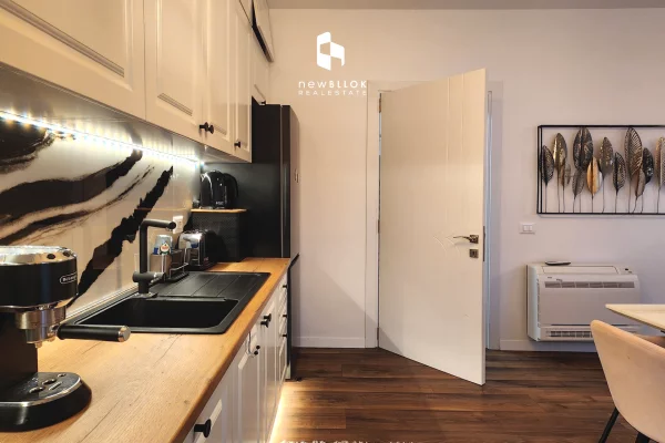 Shtepi me qera Apartament ne Tirane, 2+1, Mobilimi E mobiluar, Pagesa 1,000  Euro.