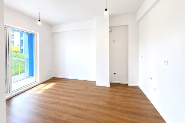Shtepi ne shitje Apartament ne Tirane, 1+1, Mobilimi Bosh, pa mobiluar, Pagesa 80,000  Euro.
