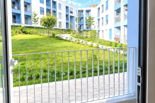 Shtepi ne shitje Apartament ne Tirane, 1+1, Mobilimi Bosh, pa mobiluar, Pagesa 80,000  Euro.