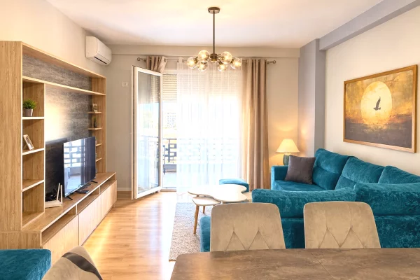 Shtepi me qera 2+1 ne Tirane - 65,000 Leke