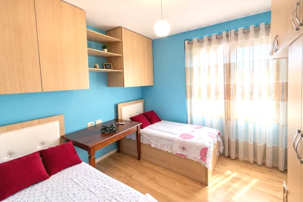 Shtepi me qera Apartament ne Tirane, 2+1, Mobilimi E mobiluar, Pagesa 65,000  Leke.