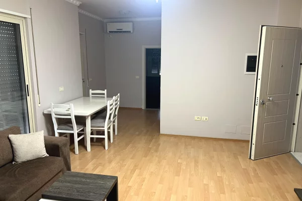 Shtepi me qera Apartament ne Tirane, 2+1, Mobilimi E mobiluar, Pagesa 55,000  Leke.