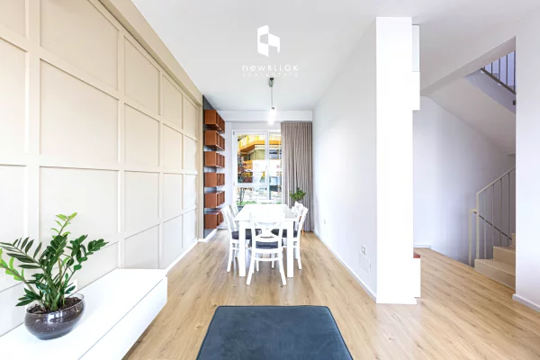 Shtepi me qera Vila Luksoze ne Tirane, 4+1, Mobilimi E mobiluar, Pagesa 2,000  Euro.