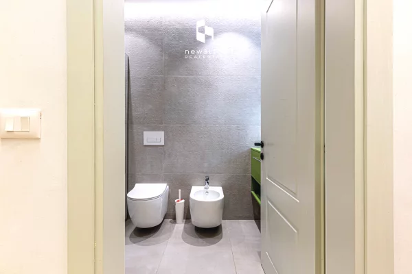 Shtepi ne shitje Apartament ne Tirane, 2+1, Mobilimi E mobiluar, Pagesa 175,000  Euro.