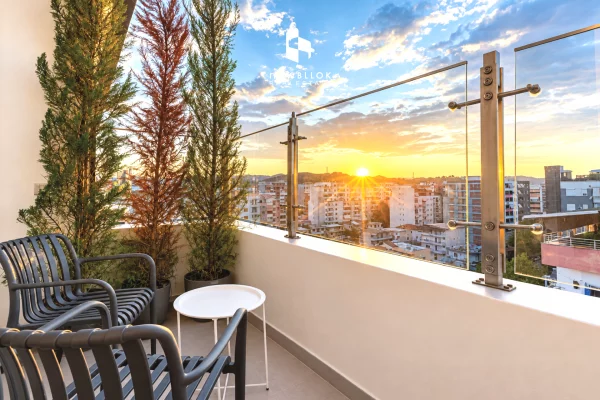 Shtepi ne shitje Apartament ne Tirane, 2+1, Mobilimi E mobiluar, Pagesa 175,000  Euro.