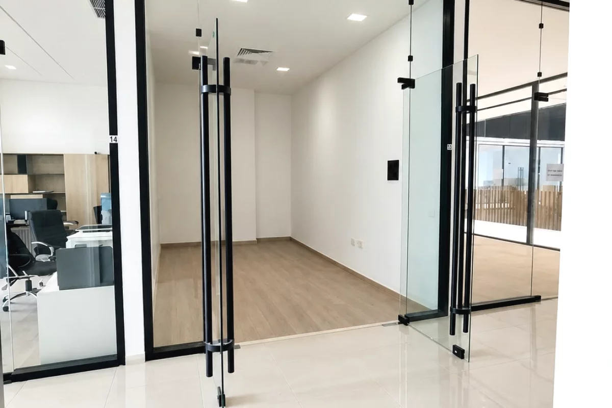 SHITET: Amb. Biznesi 📍Mine Peza - Rez. Golden Tower || Pozicion Strategjik✨️ - 85,000Euro - Kt.2 - SP.27,2m2 - Pallat V.2026 || Investim i Sigurt