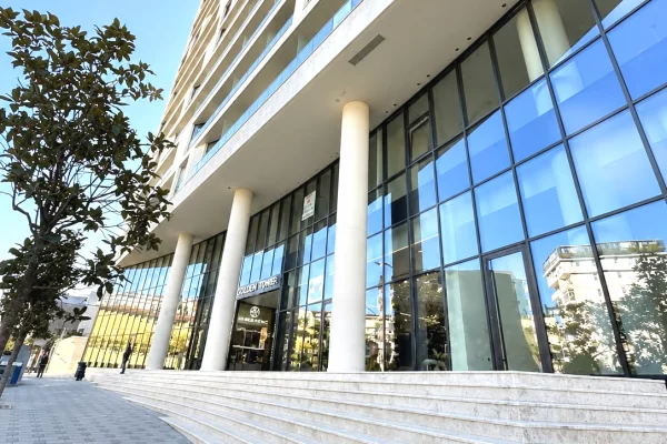 Ambient biznesi me qera 3+1 ne Tirane - 85,000 Euro