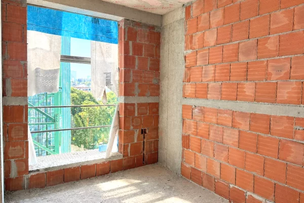 Shtepi ne shitje Apartament ne Tirane, 1+1, Mobilimi Bosh, pa mobiluar, Pagesa 131,000  Euro.