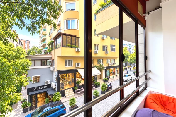 Me Qera: Zyre (202m2) Open Space 📍Midis Sheshit Willson & Stadiumit Dinamo (150,000All/muaj) Location Perfekt | Kati: 2, Lartesi 4m || Jepet BOSH