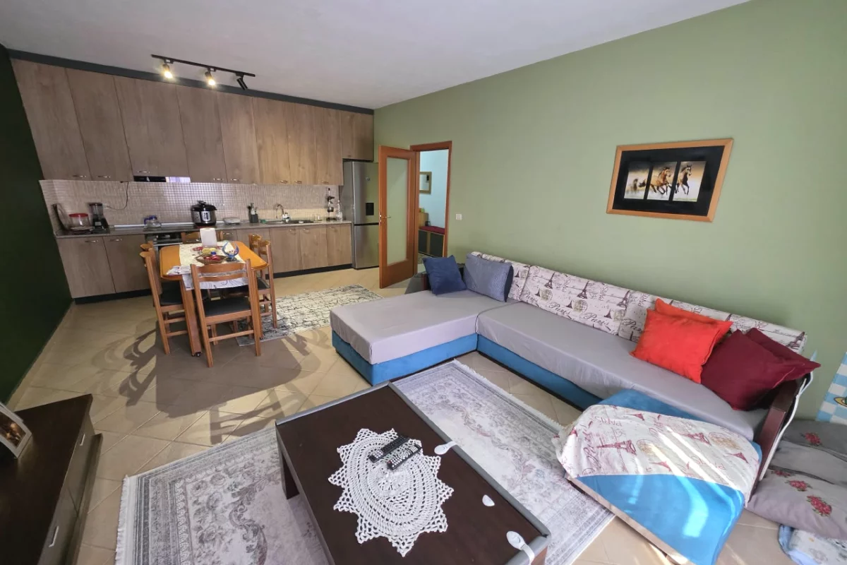 Shtepi ne shitje Apartament ne Tirane, 2+1, Mobilimi E mobiluar, Pagesa 259,000  Euro.