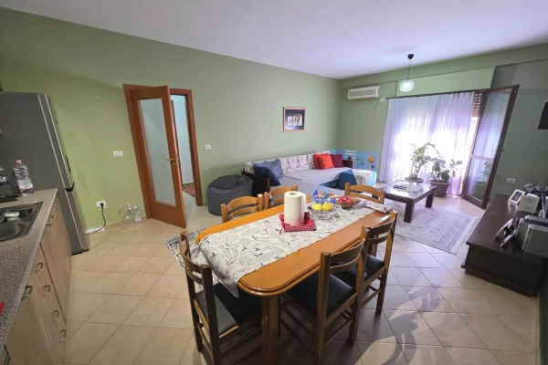 Shtepi ne shitje Apartament ne Tirane, 2+1, Mobilimi E mobiluar, Pagesa 259,000  Euro.