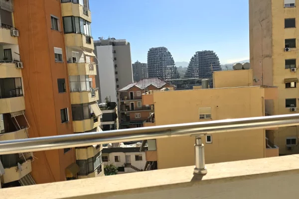 Shtepi ne shitje Apartament ne Tirane, 2+1, Mobilimi E mobiluar, Pagesa 259,000  Euro.