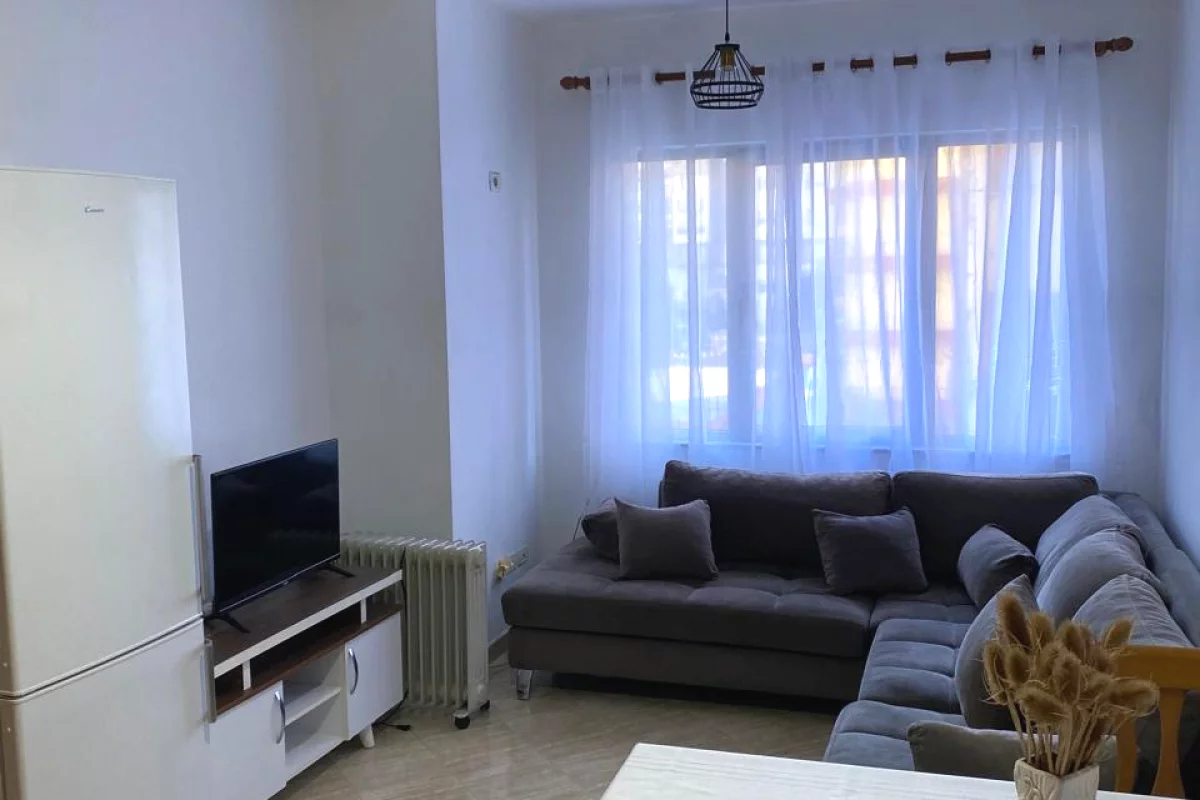Shtepi me qera Apartament ne Tirane, 1+1, Mobilimi E mobiluar, Pagesa 45,000  Leke.