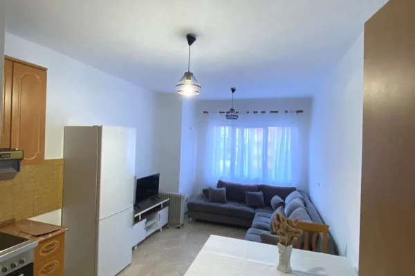Shtepi me qera Apartament ne Tirane, 1+1, Mobilimi E mobiluar, Pagesa 45,000  Leke.