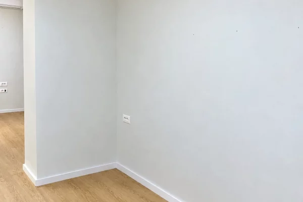 ZYRE ME QERA: 1 Amb. Pune 📍Bllok - Pallat Buze Rruge || 450Euro/Muaj - KT.2 - SP.40m2 || Akses i shpejte & Lokacion Premium ne zemer te Bllokut🔥