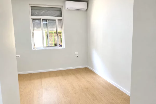 ZYRE ME QERA: 1 Amb. Pune 📍Bllok - Pallat Buze Rruge || 450€/Muaj - KT.2 - SP.40m² || Akses i shpejte & Lokacion Premium ne zemer te Bllokut🔥