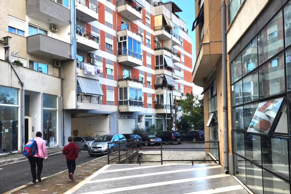 Shtepi me qera Apartament ne Tirane, 1+1, Mobilimi E mobiluar, Pagesa 40,000  Leke.