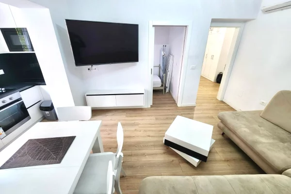 Shtepi me qera Apartament ne Tirane, 2+1, Mobilimi E mobiluar, Pagesa 60,000  Leke.