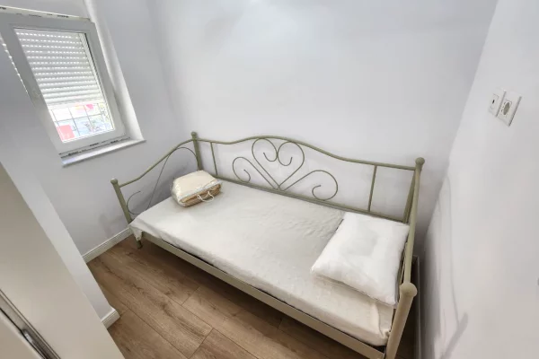 Shtepi me qera Apartament ne Tirane, 2+1, Mobilimi E mobiluar, Pagesa 60,000  Leke.