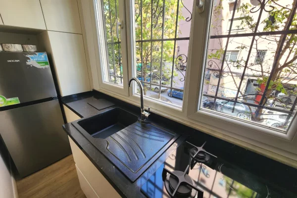 Shtepi me qera Apartament ne Tirane, 2+1, Mobilimi E mobiluar, Pagesa 60,000  Leke.
