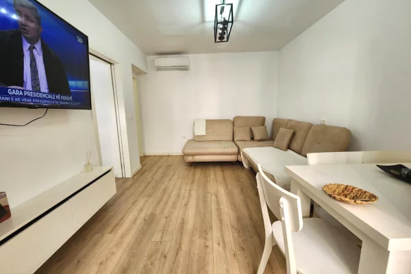 Shtepi me qera Apartament ne Tirane, 2+1, Mobilimi E mobiluar, Pagesa 60,000  Leke.