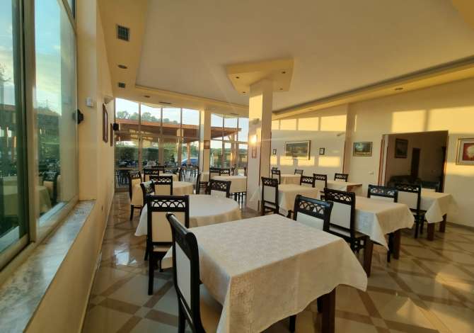 Shitet Hotel (1096m2) ne Qerret me mobil. Klasik Italian (1000m2 Truall) -600 m nga Deti - (25 Dhoma/Ap.1+1 - Restorant)