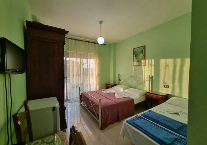Shitet Hotel (1096m2) ne Qerret me mobil. Klasik Italian (1000m2 Truall) -600 m nga Deti - (25 Dhoma/Ap.1+1 - Restorant)