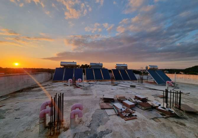 Shitet Hotel (1096m2) ne Qerret me mobil. Klasik Italian (1000m2 Truall) -600 m nga Deti - (25 Dhoma/Ap.1+1 - Restorant)