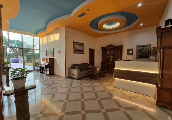 Shitet Hotel (1096m2) ne Qerret me mobil. Klasik Italian (1000m2 Truall) -600 m nga Deti - (25 Dhoma/Ap.1+1 - Restorant)