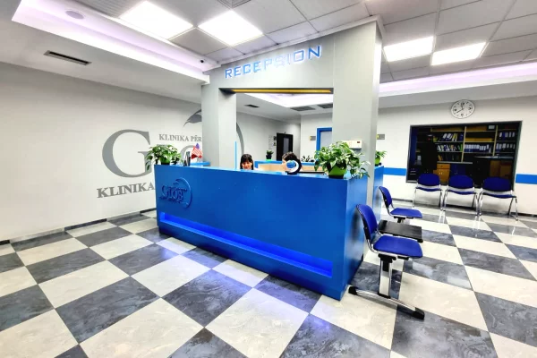 Shitet: Amb Komercial **628m2 ( Kryq. Laprakes - Rr. Dritan Hoxha ) Fasade Xhami nga Rr. Kryesore