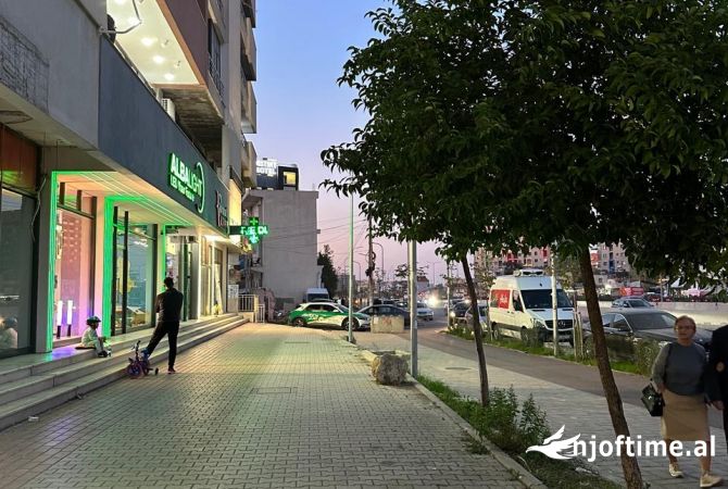 Shitet biznesi butik ne Astir