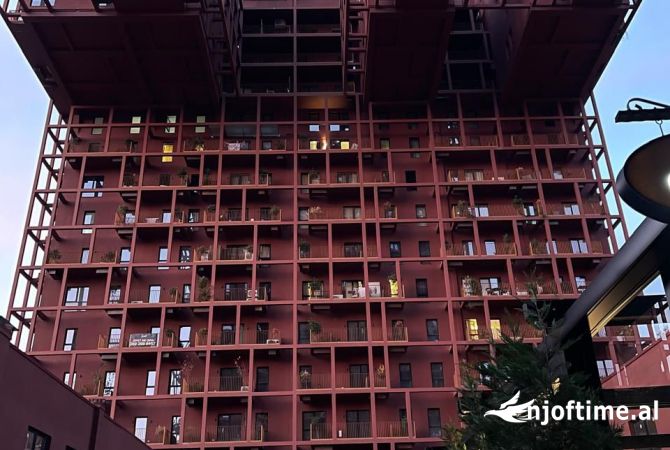 Ambiente Commerciale in Affitto 3+1 a Tirana - 3,000 Euro