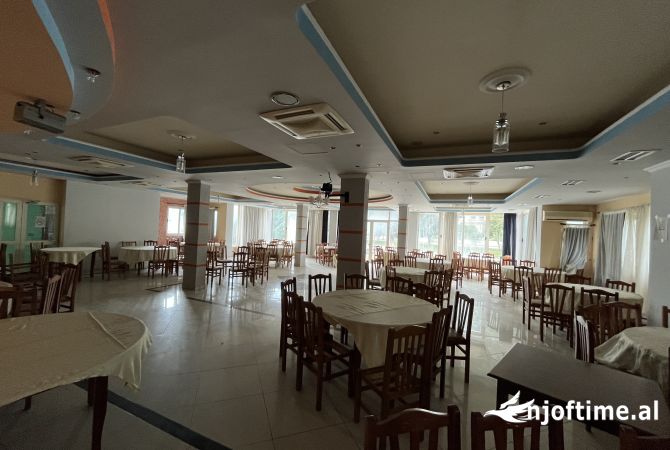 Ambiente Commerciale in Affitto 2+1 a Tirana - 900 Euro